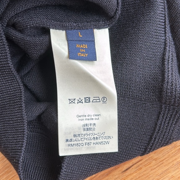 Louis Vuitton ready to wear navy men’s sweater with leather patches NWT L - Picture 9 of 10